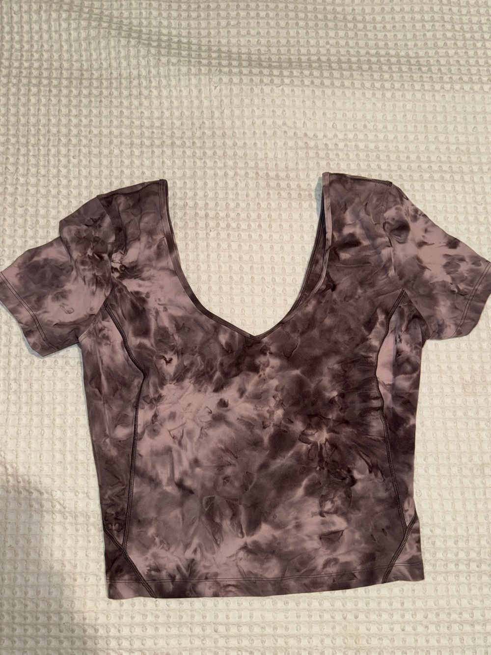 2/$20 - lululemon athletica Women's Short Sleeve V-Neck Tie-Dye Top - Purple